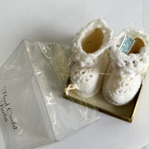 1960s Crocheted Knitted Baby Booties Shoes Infant White Bow Unisex NEW